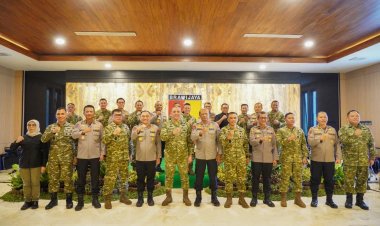 TNI-Polri Kompak! Pangdam V/Brawijaya dan Kapolda Jatim Satu Tekad Mengabdi untuk Jawa Timur