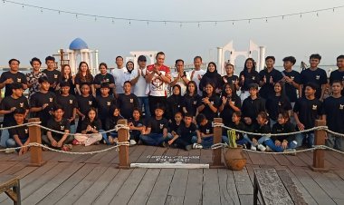 AKP Adik Agus Putrawan, S.H., M.H., Kasat Narkoba Polres Pelabuhan Tanjung Perak, Resmi Tutup Kontingen Karate Cup Piala Polda Jatim di Pantai Rindu Bangkalan, Madura