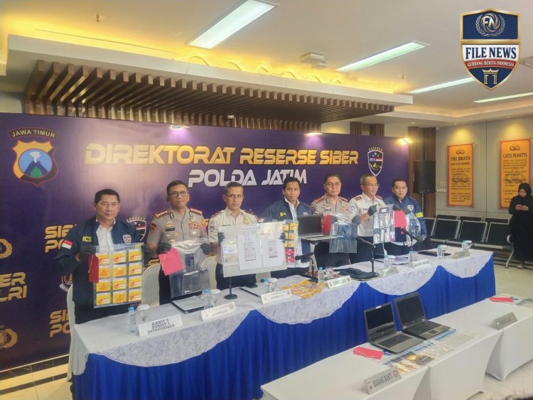Polda Jatim Ditressiber dan Imigrasi Kelas 1 Ungkap Sindikat Love Scamming Internasional, Raup Rp. 1,1 Miliar 53 Korban