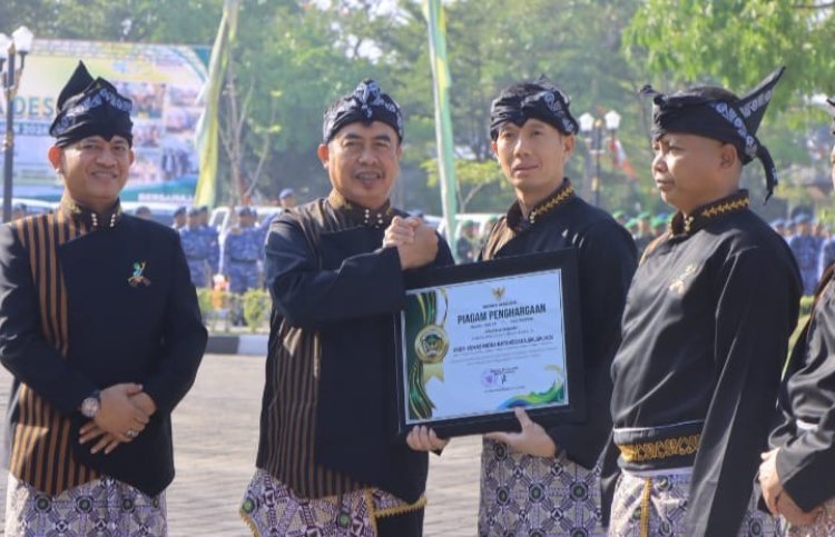 Kapolres Madiun AKBP Kemas Indra Natanegara, S.H., S.I.K., M.Si., Terima Penghargaan dari Bupati Madiun atas Dedikasi Menjaga Kondusivitas Kabupaten Madiun