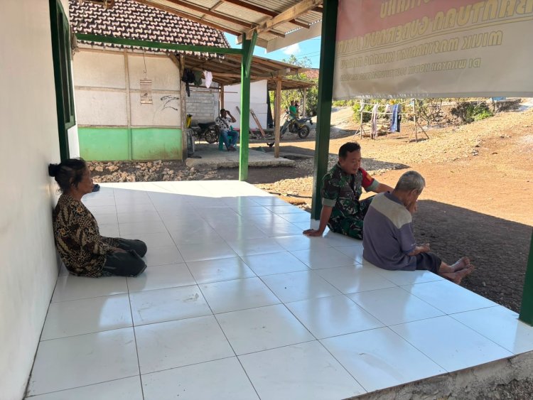 Babinsa Ngepoh Senang Mbah Bejo Kini Miliki Rumah Layak Huni