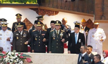 Pangdam V/Brawijaya Hadiri Rapat Paripurna Istimewa HUT ke-81 Kemerdekaan RI di DPRD Jawa Timur