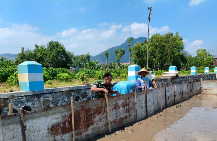 Babinsa Bantu Petani Siapkan Masa Tanam
