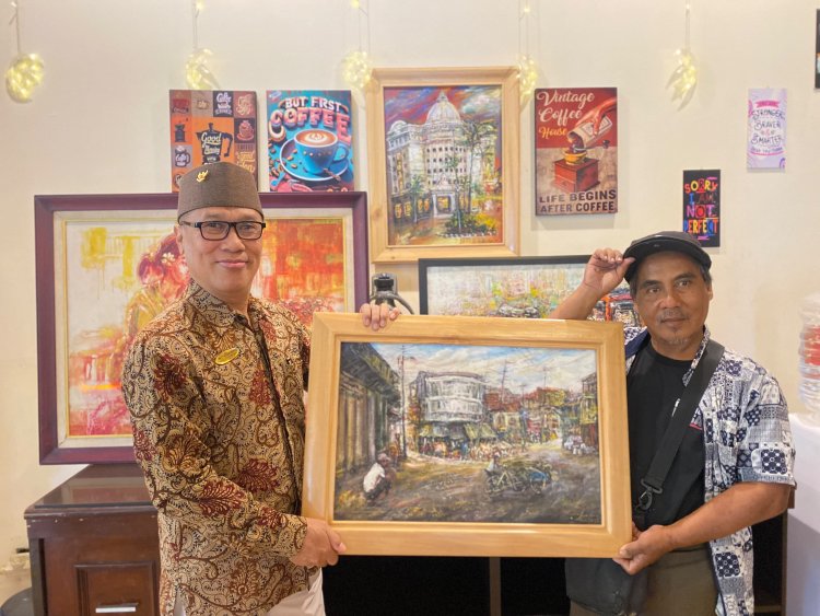 Merawat Peradaban Lewat Kanvas: Lutfi Satako Hadirkan Pameran Tunggal dan Sketsa Langsung di Quds Royal Hotel