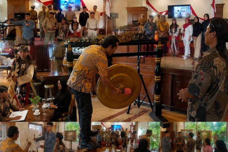 Merawat Peradaban, Mengisi Kemerdekaan: Pameran Tunggal Lukisan Lutfi Satako di Quds Royal Hotel Surabaya