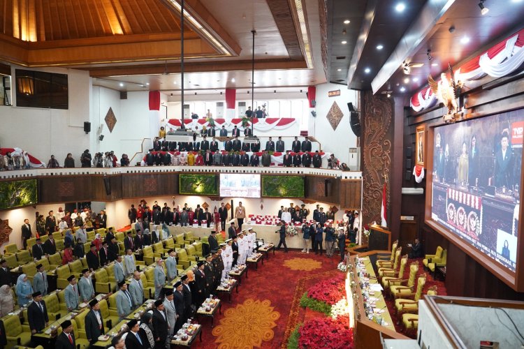 Pangdam V/Brawijaya Hadiri Rapat Paripurna Istimewa HUT ke-81 Kemerdekaan RI di DPRD Jawa Timur