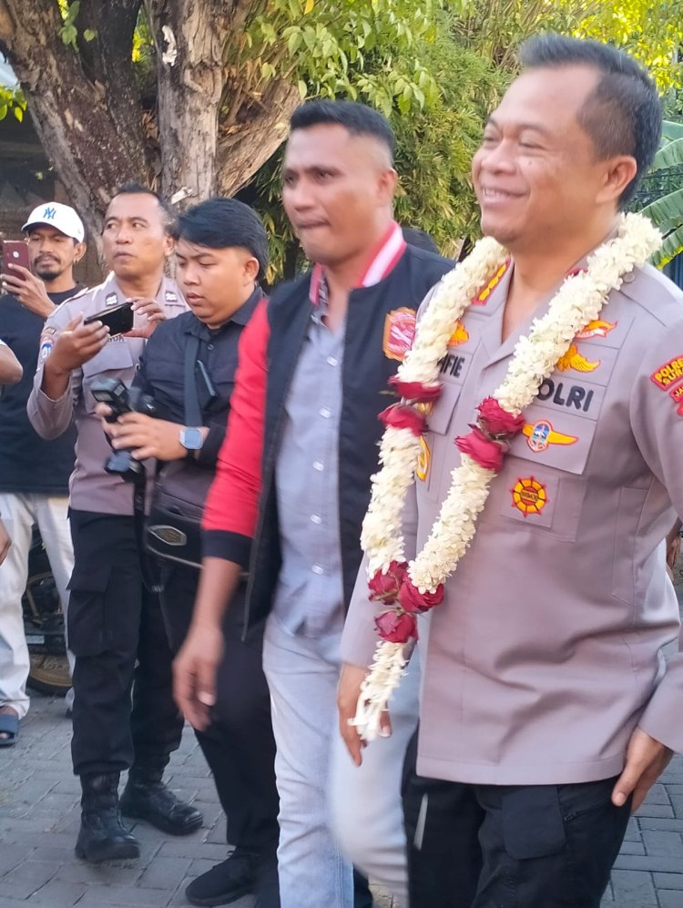 Kapolrestabes Surabaya Kombes. Pol. Dr. Luthfie Sulistiawan, S.I.K., M.H., M.Si., Hadiri Acara Mangente Basodara Maluku