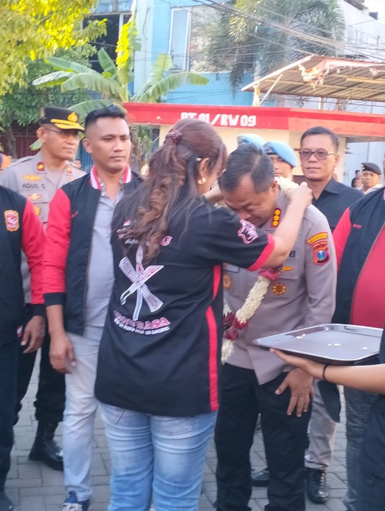 Kapolrestabes Surabaya Kombes. Pol. Dr. Luthfie Sulistiawan, S.I.K., M.H., M.Si., Hadiri Acara Mangente Basodara Maluku