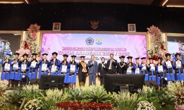 Unitomo Wisuda 1.059 Lulusan: Dari Bonus Demografi ke Janji Keterserapan Kerja dalam Sebulan