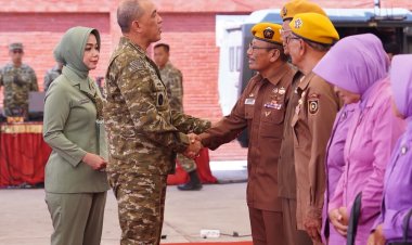 Pangdam V/Brawijaya Kunjungi Makorem 081/Dsj Madiun, Tinjau Bazar Pasar Murah HUT TNI Ke-81