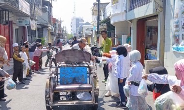 Balut Impian dengan Kepedulian: Aksi Seru Siswa SD Muhammadiyah 13 Surabaya Berbagi Sayur pada Program JOIN