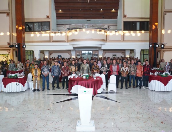 Sinergi Kebangsaan: Pangdam V/Brawijaya Dampingi Presiden Prabowo Tutup Muktamar NU ke-35 di Jombang