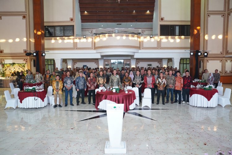 Sinergi Kebangsaan: Pangdam V/Brawijaya Dampingi Presiden Prabowo Tutup Muktamar NU ke-35 di Jombang