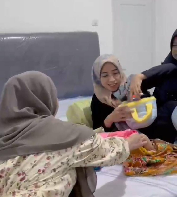 Tasyakuran Rumah Baru, Andi Ahmad dan Fitri Ayu Gelar Doa Bersama di Kediamannya