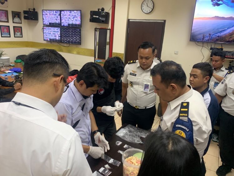Rutan Kelas I Surabaya Gagalkan Penyelundupan 9 Pocket Kristal Putih Diduga Sabu