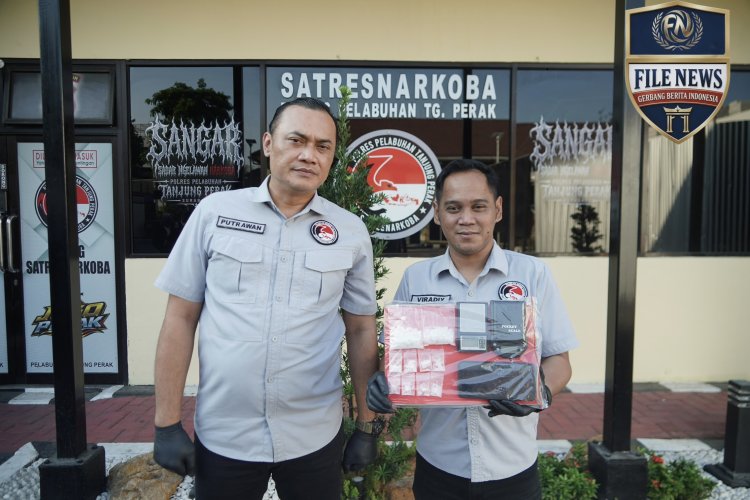 SATRESNARKOBA POLRES PELABUHAN TANJUNG PERAK SURABAYA, UNGKAP PEREDARAN SABU SEBERAT 65,51 GRAM
