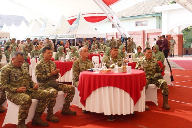 Pangdam V/Brawijaya Kunjungi Makorem 081/Dsj Madiun, Tinjau Bazar Pasar Murah HUT TNI Ke-81