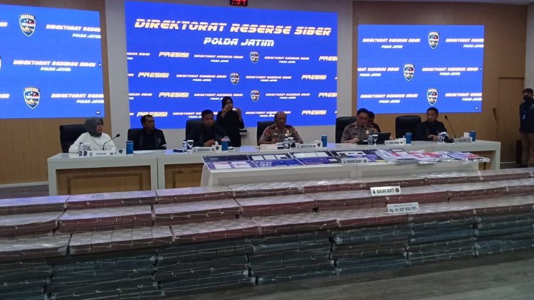 Polda Jatim Ditressiber Bongkar Jaringan Investasi Bodong Rp12,9 Miliar, Terkait Malaysia-Vietnam