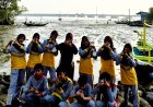 Pelajar SMPN 37 Surabaya Turun ke Tambak Wedi: Belajar Menjaga Laut dari Memungut Sampah