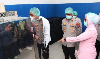 Pastikan Higienis, Kapolres Malang AKBP Rulian Syauri, Cek Pilot Project MBG Konsep Prasmanan