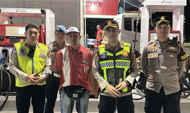 Kapolres Pasuruan Patroli Cek Langsung sejumlah SPBU , Pastikan Stok BBM Aman dan Antrean Normal