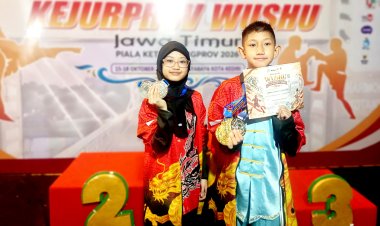 Kakak Beradik Hebat dari SD Muhammadiyah 13 Surabaya Borong Medali di Kejurprov Wushu Jatim 2026
