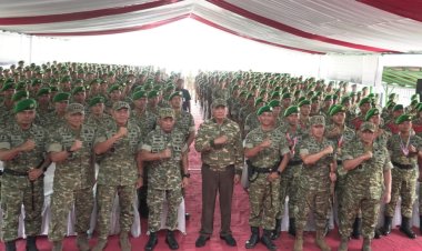 Danrem Erwin Sambut Menhan Kunker di Yonif TP 886/PJ