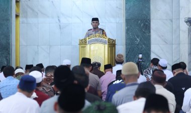 Sinergi Kamtibmas, Kapolda Jatim Implementasikan Program 'Polisi Bersama Masyarakat' lewat Jumat Keliling