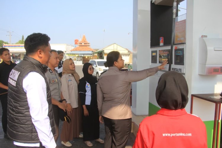 Kapolres Probolinggo Cek SPBU, Pastikan Pelayanan Tertib dan Stok BBM Tersedia