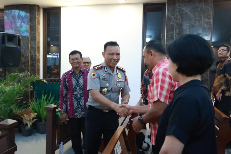 Wakapolda Jatim Gelar Minggu Kasih di GKJW Waru Sidoarjo, Ingatkan Bahaya Hoaks dan Bullying