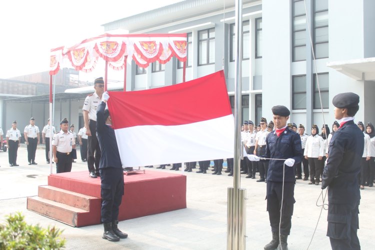 Kepala Rutan Kelas I Surabaya Pimpin Upacara Peringatan Hari Sumpah Pemuda ke-98