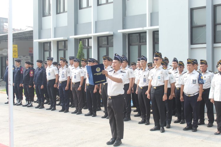 Kepala Rutan Kelas I Surabaya Pimpin Upacara Peringatan Hari Sumpah Pemuda ke-98