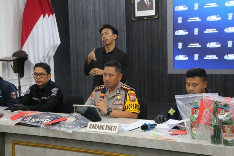 Polresta Malang Kota Gagalkan Rencana Kerusuhan Pasca - Aksi Damai, 12 Tersangka dan 4 Bom Molotov Diamankan
