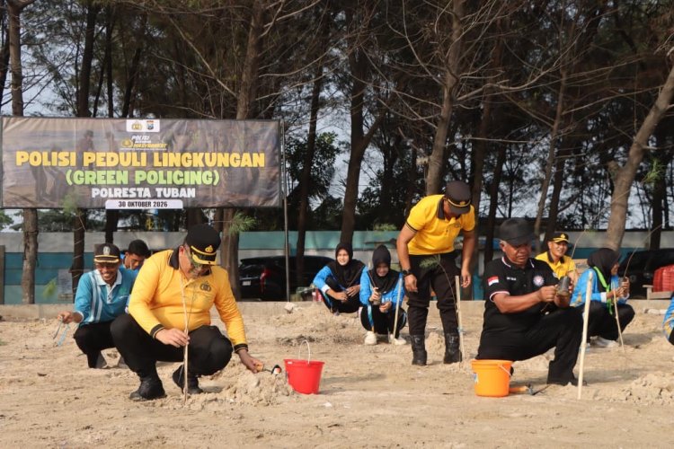 Polresta Tuban Gandeng Pesilat dan Pelajar Hijaukan Pantai Cemara, Sumbang Oksigen untuk Masa Depan
